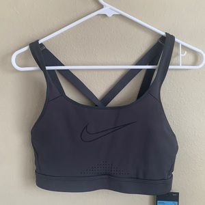 NEW NIKE SPORTS BRA - High Impact, High support